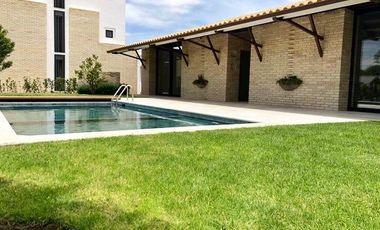 Penthouse con amenidades y 3 recamaras. RENTA - Cumbres del Lago