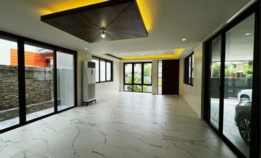 5 Bedroon with a 4 Car Garage Property For Sale in Sucat, Parañaque City