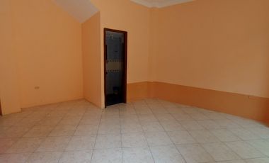 En Machala Se Vende Casa Amplia de 5 Dormitorios en la calle Marce Laniado cerca al Hosp Esperanza