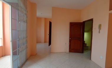 En Machala Se Vende Casa Amplia de 5 Dormitorios en la calle Marce Laniado cerca al Hosp Esperanza