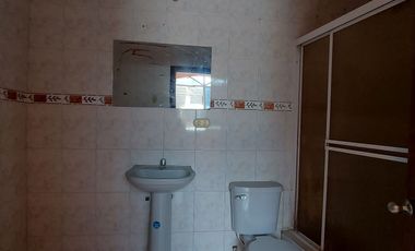 En Machala Se Vende Casa Amplia de 5 Dormitorios en la calle Marce Laniado cerca al Hosp Esperanza