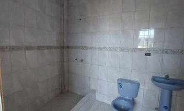 En Machala Se Vende Casa Amplia de 5 Dormitorios en la calle Marce Laniado cerca al Hosp Esperanza