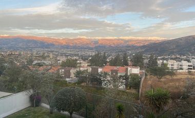 Departamento de venta de 2 dormitorios en Cumbayá Quito Ecuador