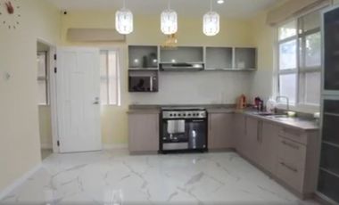 Four Bedrooms House in Uphill Vista Grande