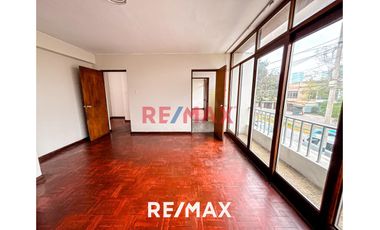 Amplia Casa De 2 Pisos En Venta | Santa Catalina