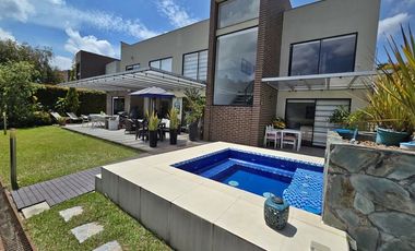VENTA DE CASA CAMPESTRE DE 200 M2 CON LOTE DE  500 M2 EN LA FLORIDA. MANIZALES CALDAS