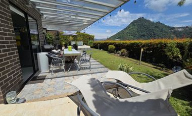 VENTA DE CASA CAMPESTRE DE 200 M2 CON LOTE DE  500 M2 EN LA FLORIDA. MANIZALES CALDAS