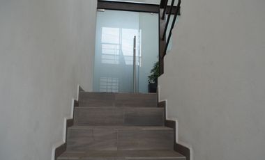 Gran edificio comercial en venta