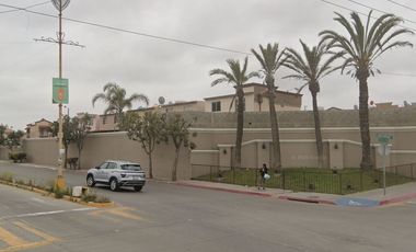 VENTA DE CASA cerca del Metro LOMAS ESTRELLA con 3 Habitaciones y 2 Baños en SIRACUSA,