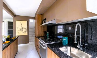 CASA EN VENTA AL SUR DE CUERNAVACA CON CANCHA DE TENIS