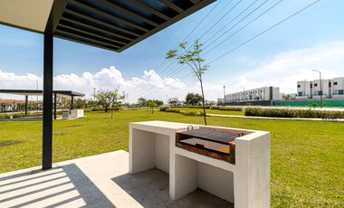 CASA CON ALBERCA Y ASADOR AL SUR DE CUERNAVACA EN VENTA