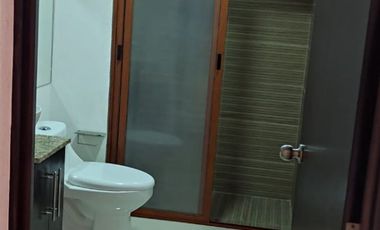 SE RENTA DOS DEPARTAMENTOS EJECUTIVOS EN EL CENTRO DE ORIZABA, VER.  PARA PERSONAS QUE BUSQUEN UN AMBIENTE AMENO, MUY BIEN ILUMINADO Y CON COMPLETA SE