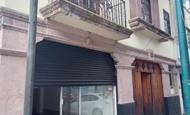 PROPIEDAD MUY UBICADA EN ESQUINA PARA NEGOCIO U OFICINAS CORPORATIVAS