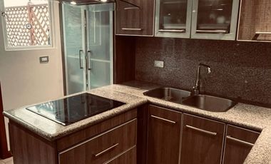 Venta de Casa Esquinera  de 3 Dormitorios dentro del Conjunto Residencial Boston Gardens en Urbanización Balcón Del Norte