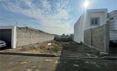 EN VENTA  TERRENO EN ZONA EXCLUSIVA DE PORTOVIEJO
