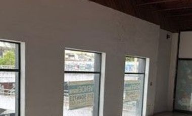 SE VENDE LOCAL COMERCIAL EN EL CENTRO COMERCIAL GALERIAS