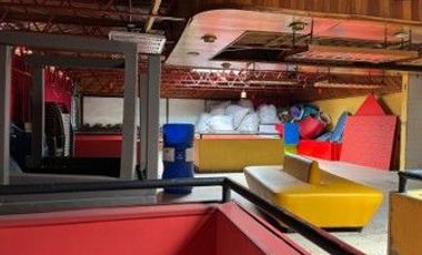 SE VENDE LOCAL COMERCIAL EN EL CENTRO COMERCIAL GALERIAS
