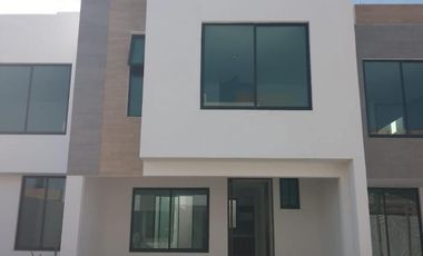 CASA EN VENTA EN COLONIA BUGAMBILIAS