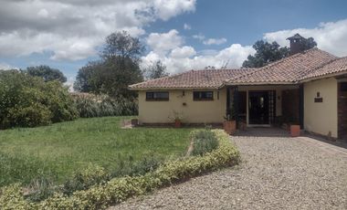 SE VENDE  HERMOSA CASA-FINCA EN MADRID CUNDINAMARCA