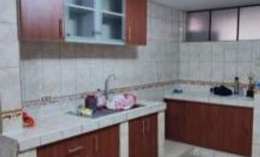 Venta De Linda Casa De 3 Pisos A Pocas Cuadras De Tottus
