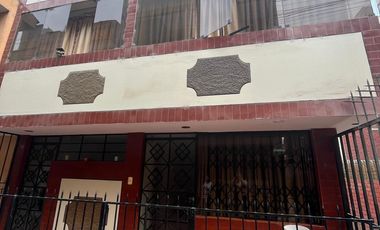 Venta De Linda Casa De 3 Pisos A Pocas Cuadras De Tottus