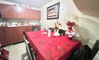 Venta De Linda Casa De 3 Pisos A Pocas Cuadras De Tottus