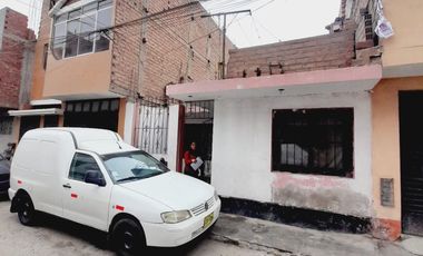 Venta Casa Frente Al Instituto Seoane A Pocas Cuadras De La Estacion Bayobar Del Tren Electrico