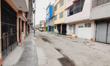 Venta Casa Frente Al Instituto Seoane A Pocas Cuadras De La Estacion Bayobar Del Tren Electrico