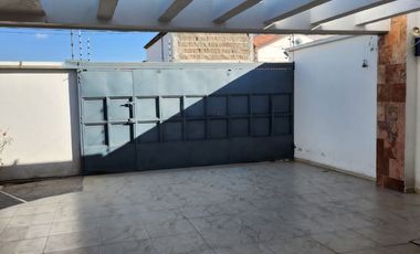CASA EN VENTA EN HARAS, A 2 MINUTOS DE LA ENTRADA PRINCIPAL, 5 RECÁMARAS ENORMES, UNA RECÁMARA EN PLANTA BAJA CON BAÑO COMPLETO, PUEBLA