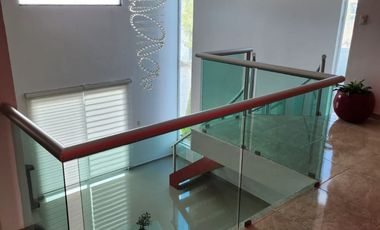 CASA EN VENTA EN HARAS, A 2 MINUTOS DE LA ENTRADA PRINCIPAL, 5 RECÁMARAS ENORMES, UNA RECÁMARA EN PLANTA BAJA CON BAÑO COMPLETO, PUEBLA