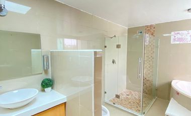 CASA EN VENTA EN HARAS, A 2 MINUTOS DE LA ENTRADA PRINCIPAL, 5 RECÁMARAS ENORMES, UNA RECÁMARA EN PLANTA BAJA CON BAÑO COMPLETO, PUEBLA