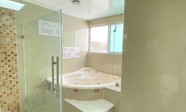 CASA EN VENTA EN HARAS, A 2 MINUTOS DE LA ENTRADA PRINCIPAL, 5 RECÁMARAS ENORMES, UNA RECÁMARA EN PLANTA BAJA CON BAÑO COMPLETO, PUEBLA