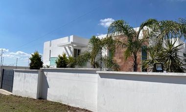 CASA EN VENTA EN HARAS, A 2 MINUTOS DE LA ENTRADA PRINCIPAL, 5 RECÁMARAS ENORMES, UNA RECÁMARA EN PLANTA BAJA CON BAÑO COMPLETO, PUEBLA