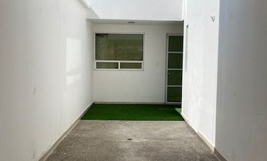 CASA EN VENTA EN HARAS, A 2 MINUTOS DE LA ENTRADA PRINCIPAL, 5 RECÁMARAS ENORMES, UNA RECÁMARA EN PLANTA BAJA CON BAÑO COMPLETO, PUEBLA