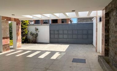 CASA EN VENTA EN HARAS, A 2 MINUTOS DE LA ENTRADA PRINCIPAL, 5 RECÁMARAS ENORMES, UNA RECÁMARA EN PLANTA BAJA CON BAÑO COMPLETO, PUEBLA