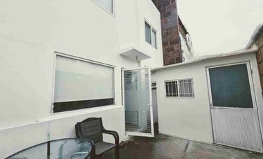 CASA SOLA AMUEBLADA EN RENTA EN JURIQUILLA SANTA FE COND PENINSULA