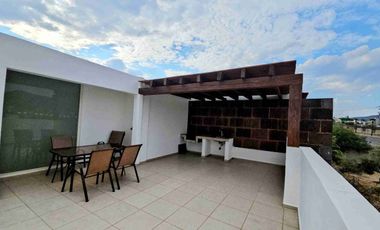 CASA SOLA AMUEBLADA EN RENTA EN JURIQUILLA SANTA FE COND PENINSULA