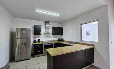 CASA SOLA AMUEBLADA EN RENTA EN JURIQUILLA SANTA FE COND PENINSULA