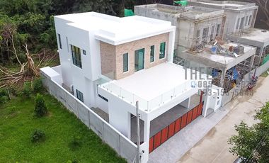 New Modern 4 Bed House with Private Pool in Pa Daet Chiang Mai for Sale