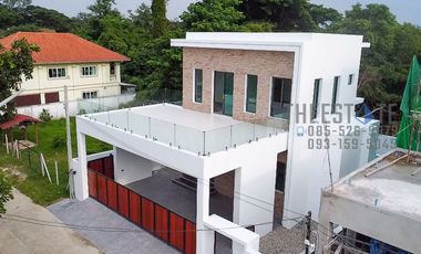 New Modern 4 Bed House with Private Pool in Pa Daet Chiang Mai for Sale