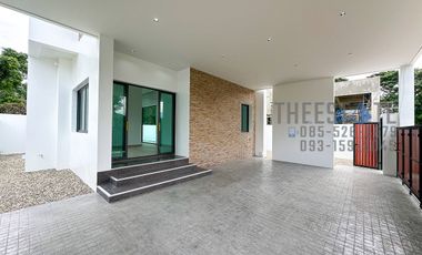 New Modern 4 Bed House with Private Pool in Pa Daet Chiang Mai for Sale