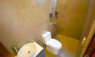For Sale Brand New Modern Design Two (3) Storey Duplex House and Lot in Parañaque City