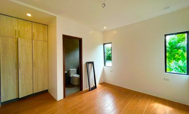 For Sale Brand New Modern Design Two (3) Storey Duplex House and Lot in Parañaque City