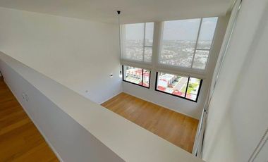 Penthouse de 2 niveles con amenidades y 4 recamaras - Santa Fe Juriquilla. VENTA
