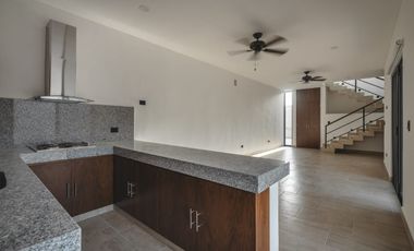 VILLA O TOWN HOUSE EN PRIVADA EN TEMOZÓN NORTE
