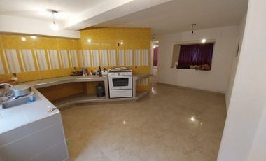 EXCELENTE PROPIEDAD CON GRANDES ESPACIOS