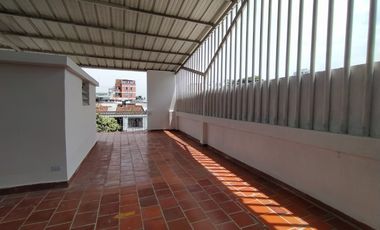ARRENDAMOS AMPLIA CASA COMERCIAL SAN ALONSO BUCARAMANGA