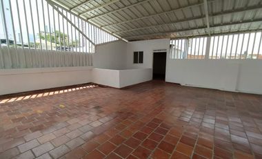 ARRENDAMOS AMPLIA CASA COMERCIAL SAN ALONSO BUCARAMANGA