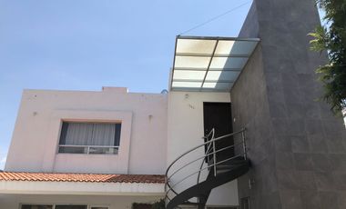 DEPARTAMENTO DE LUJO EN CLUSTER 10 10 10 LOMAS DE ANGELOPOLIS