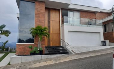 VENDO CASA EN CONJUNTO RESIDENCIA LA CIMA EN RUITOQUE CONDOMINIO CLUB